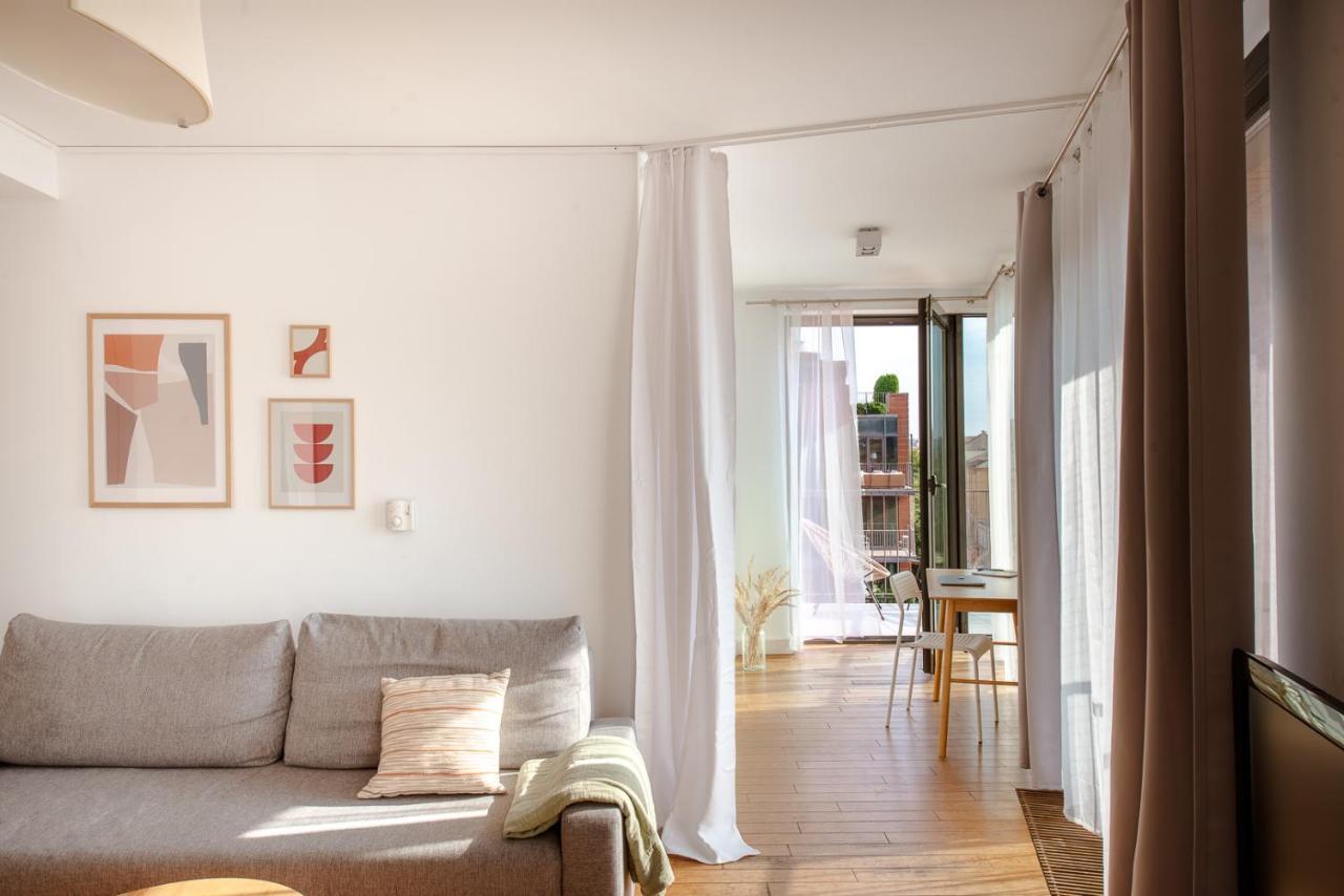 Spacious Apartment Close To Main Station / Galeria Krakowska Cracóvia Exterior foto
