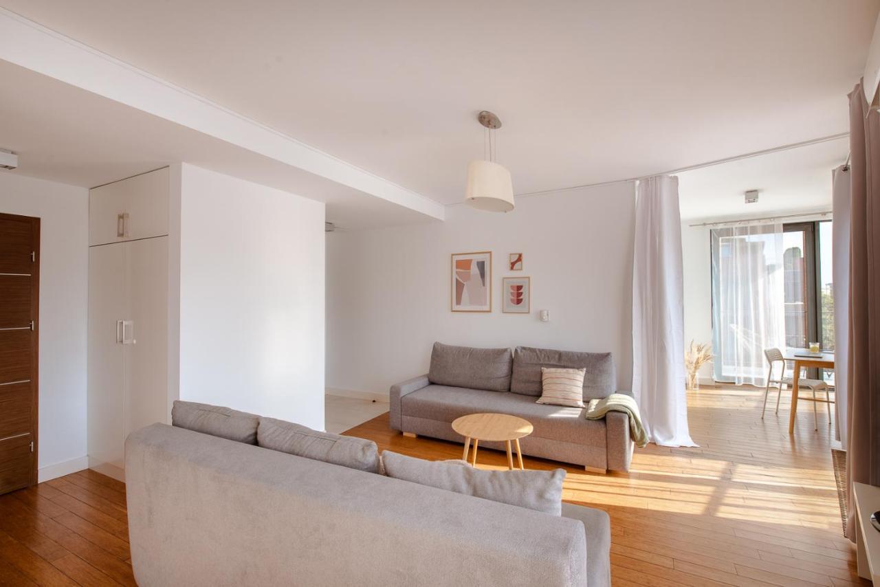 Spacious Apartment Close To Main Station / Galeria Krakowska Cracóvia Exterior foto