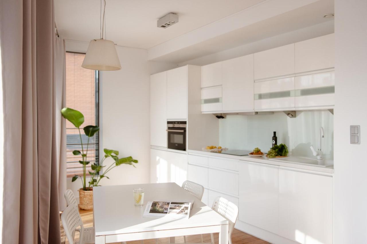 Spacious Apartment Close To Main Station / Galeria Krakowska Cracóvia Exterior foto