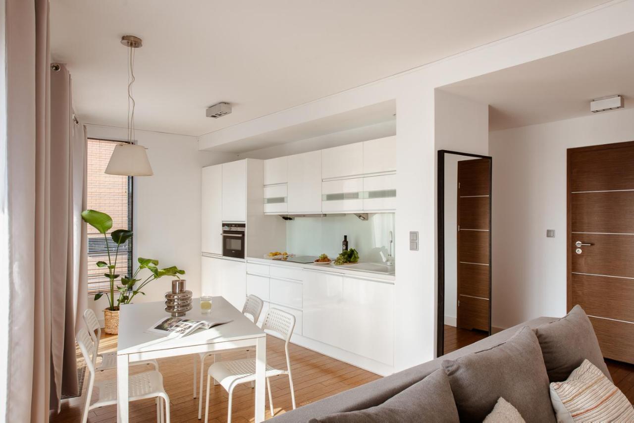 Spacious Apartment Close To Main Station / Galeria Krakowska Cracóvia Exterior foto