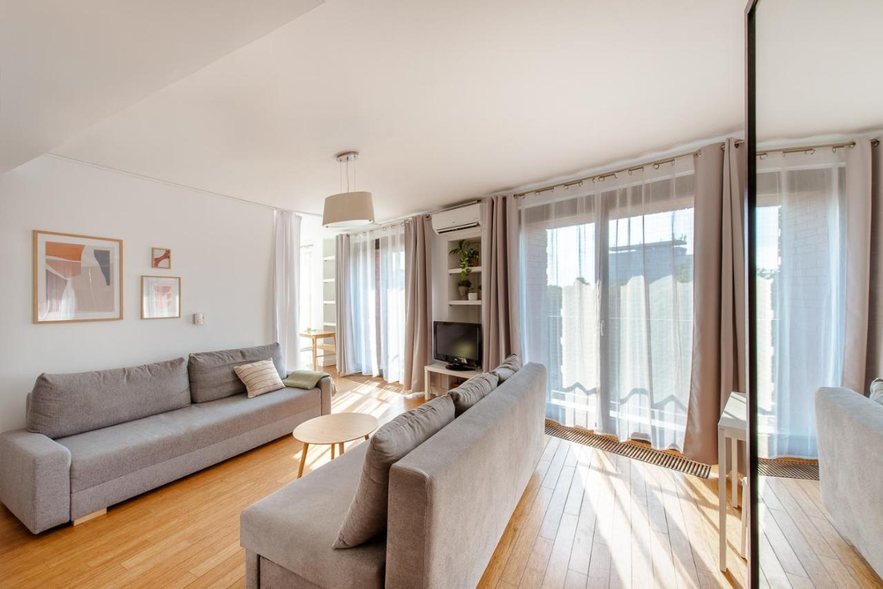 Spacious Apartment Close To Main Station / Galeria Krakowska Cracóvia Exterior foto