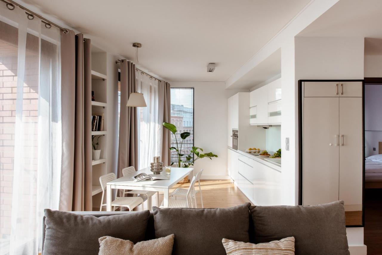 Spacious Apartment Close To Main Station / Galeria Krakowska Cracóvia Exterior foto
